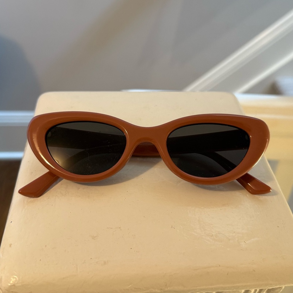Chic Pink Cat-Eye Sunglasses